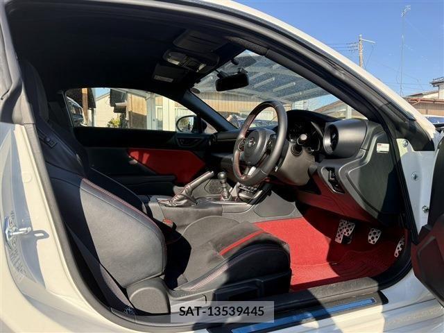 Toyota GR86 2021-11 6215042-29