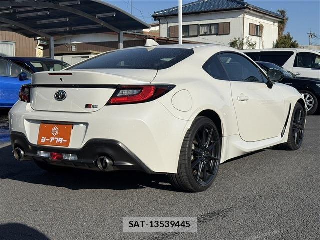 Toyota GR86 2021-11 6215042-8