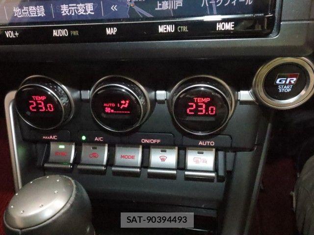 Toyota GR86 2021-12 6498110-13