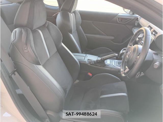 Toyota GR86 2022-08 6791068-11