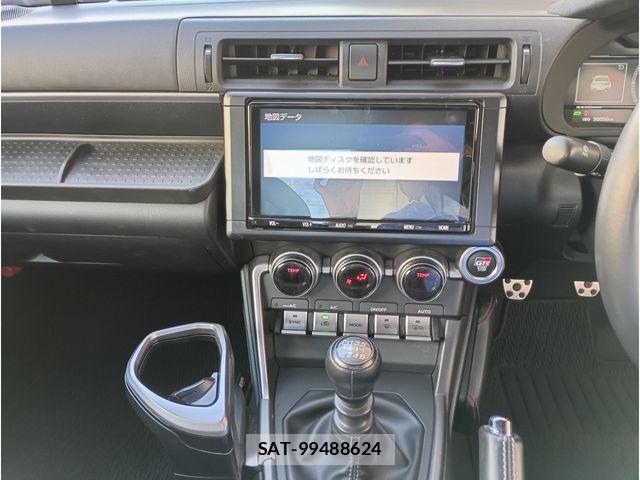 Toyota GR86 2022-08 6791068-13