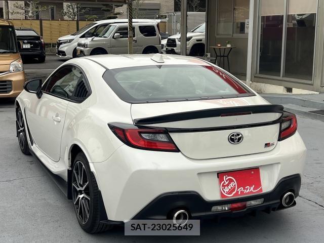 Toyota GR86 2022-04 6815053-10