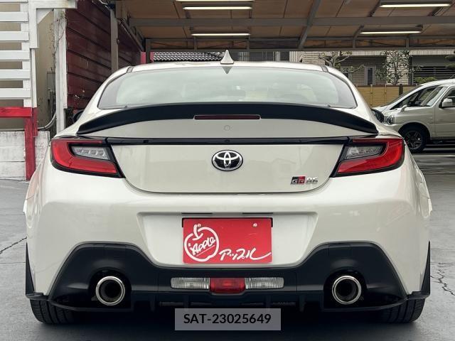 Toyota GR86 2022-04 6815053-11