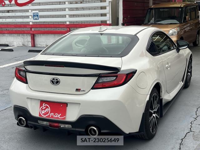 Toyota GR86 2022-04 6815053-12