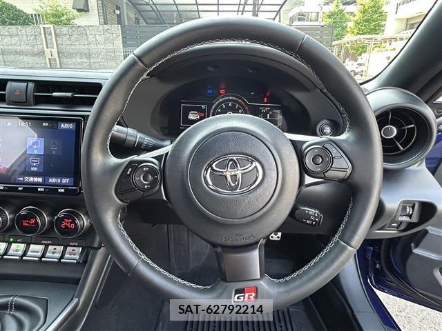 Toyota GR86 2023-07 7219046-11