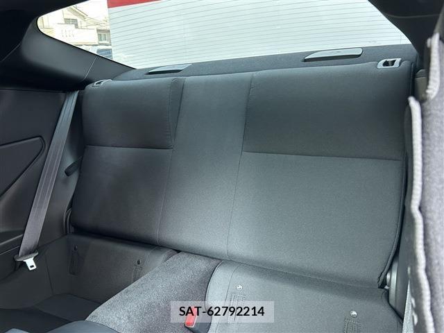 Toyota GR86 2023-07 7219046-15