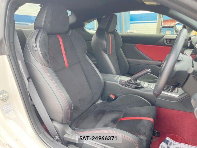 Toyota GR86 2024-07 7327259-7