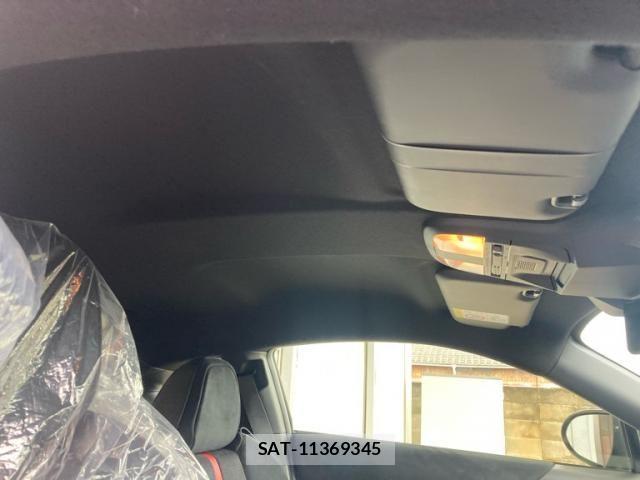 Toyota GR86 2022-09 7357908-13
