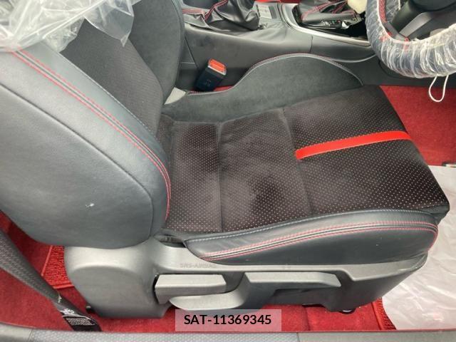 Toyota GR86 2022-09 7357908-15