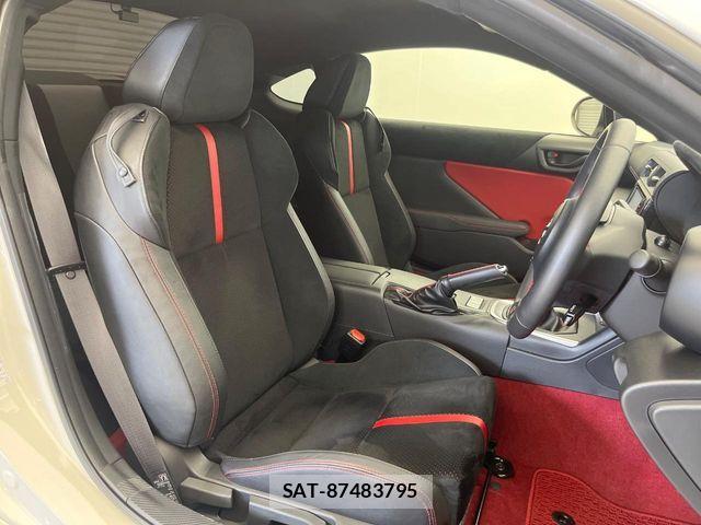 Toyota GR86 2023-11 8130296-11