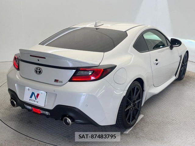 Toyota GR86 2023-11 8130296-16