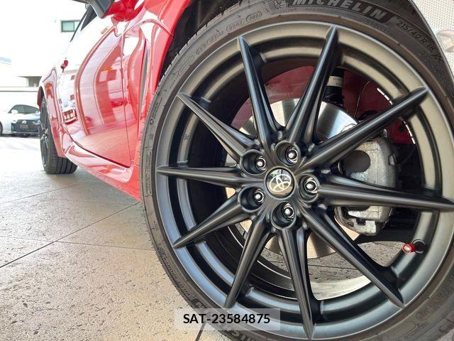 Toyota GR86 2024-10 8207669-12