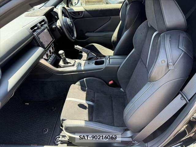 Toyota GR86 2024-07 8245280-16