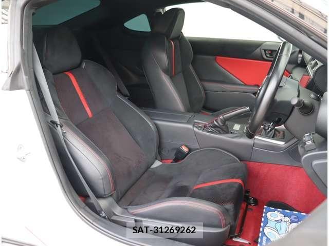 Toyota GR86 2021-12 8314613-26