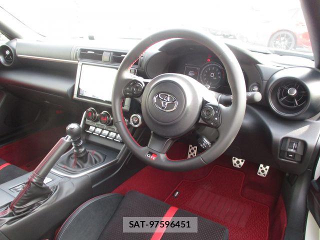 Toyota GR86 2024-08 8366081-10