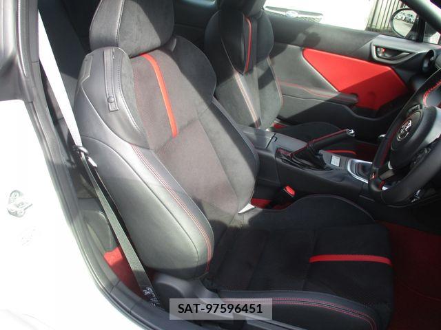 Toyota GR86 2024-08 8366081-11