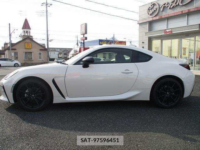 Toyota GR86 2024-08 8366081-8