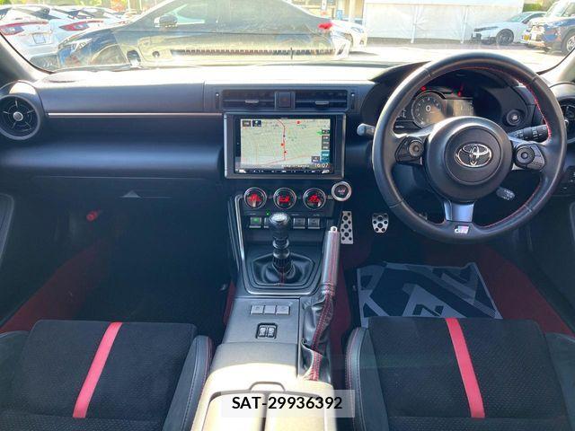 Toyota GR86 2023-04 8366077-1