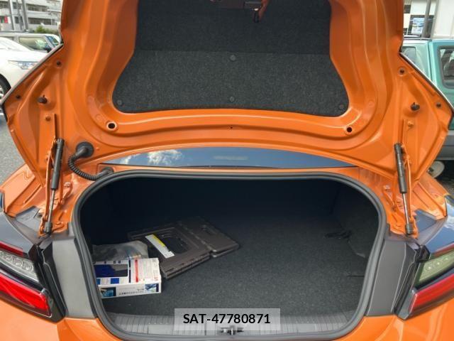 Toyota GR86 2023-01 8412634-11