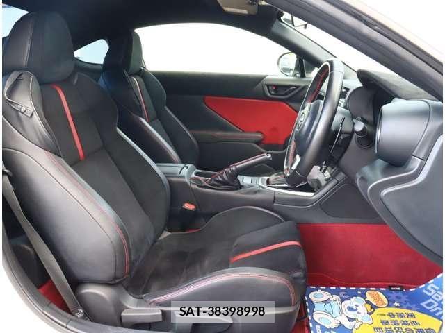 Toyota GR86 2022-01 8412635-4
