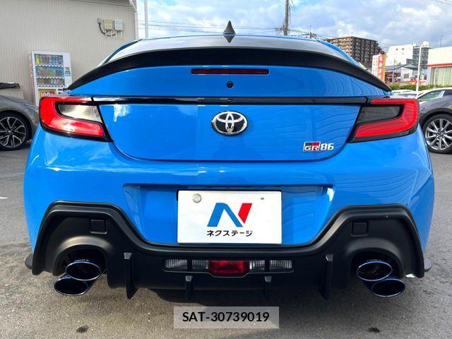 Toyota GR86 2022-07 8438160-14