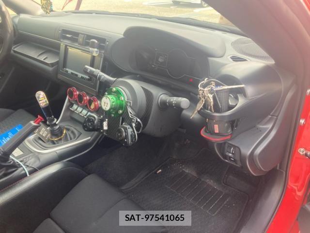 Toyota GR86 2024-09 8438161-11