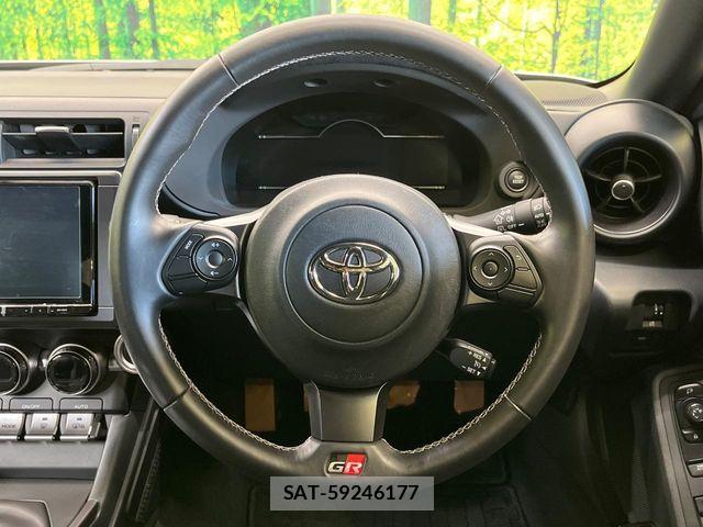 Toyota GR86 2022-01 8457563-10