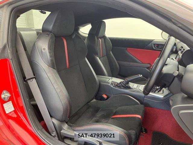Toyota GR86 2023-06 8562040-11