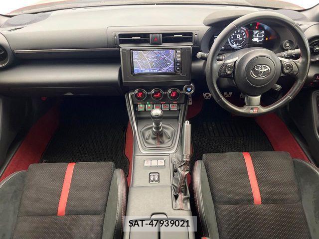 Toyota GR86 2023-06 8562040-1