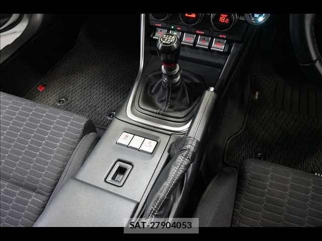 Toyota GR86 2022-06 8659272-11