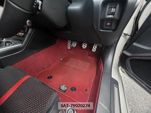 Toyota GR86 2022-01 8742399-22