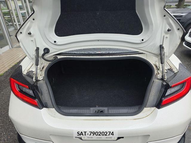 Toyota GR86 2022-01 8742399-26