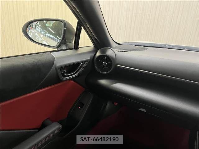 Toyota GR86 2024-04 8742401-9