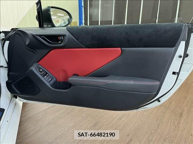 Toyota GR86 2024-04 8742401-28