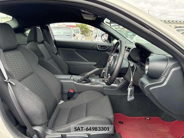 Toyota GR86 2023-06 8780410-11