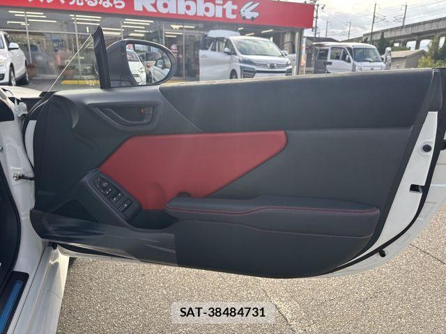 Toyota GR86 2026-08 8796062-15