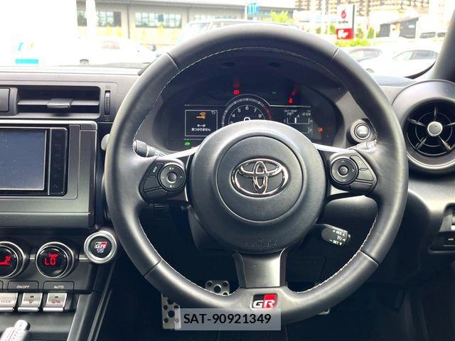 Toyota GR86 2022-04 8849177-10