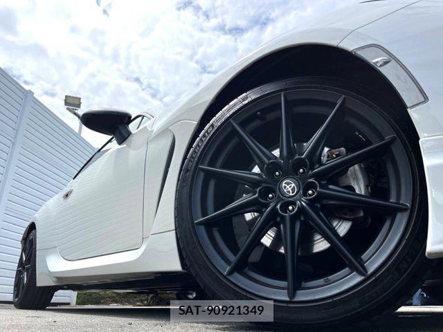 Toyota GR86 2022-04 8849177-12