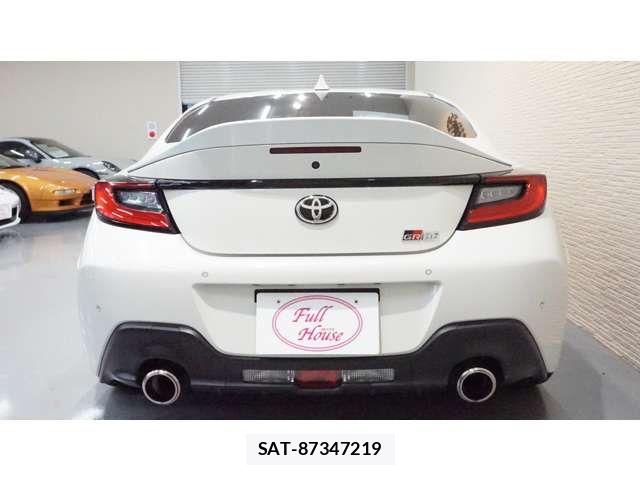 Toyota GR86 2024-10 8879924-8