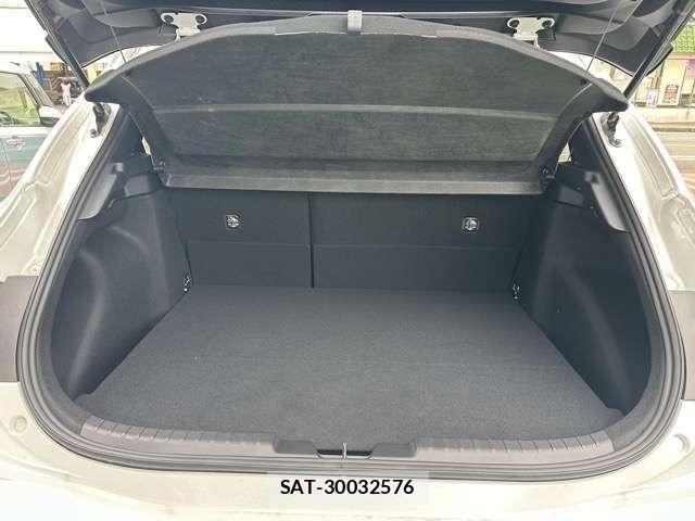 Toyota COROLLA 2024-05 1428590-9