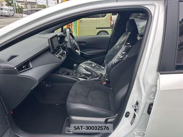 Toyota COROLLA 2024-05 1428590-4