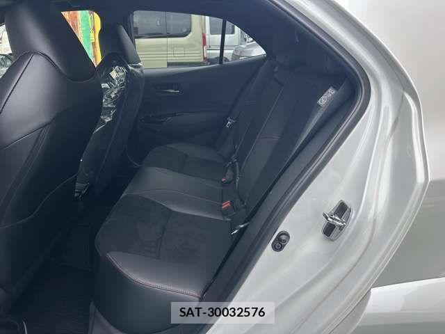 Toyota COROLLA 2024-05 1428590-5
