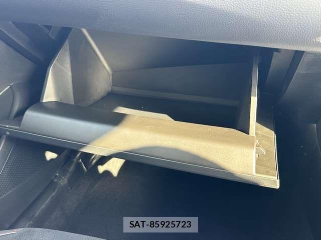 Toyota COROLLA 2023-06 1660235-19