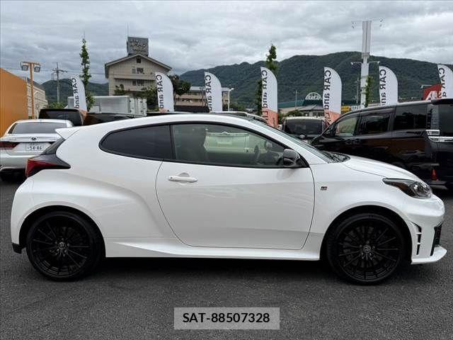 Toyota Gr Yaris 2024-10 7327242-11