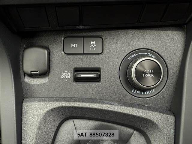Toyota Gr Yaris 2024-10 7327242-26