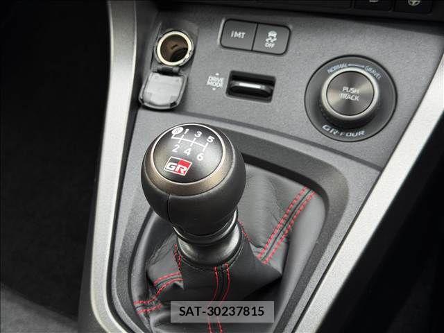 Toyota Gr Yaris 2025-04 7500716-3