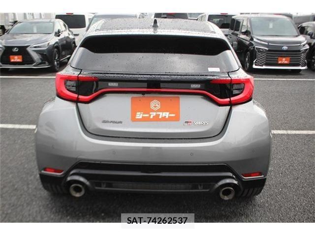 Toyota Gr Yaris 2025-08 8207665-12