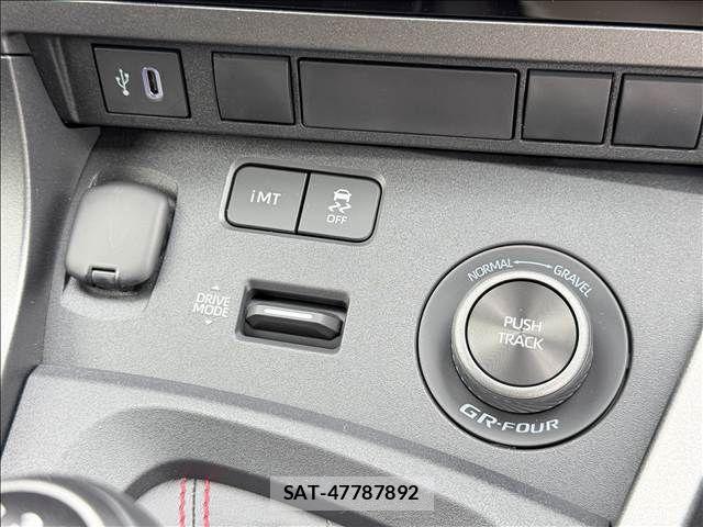 Toyota Gr Yaris 2025-03 8335969-14