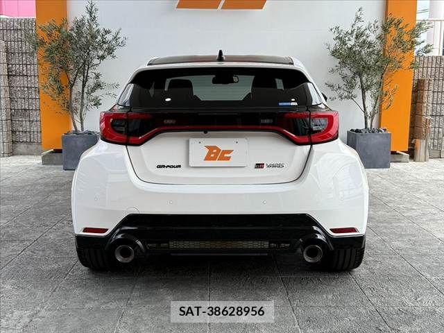 Toyota Gr Yaris 2024-05 8366073-13