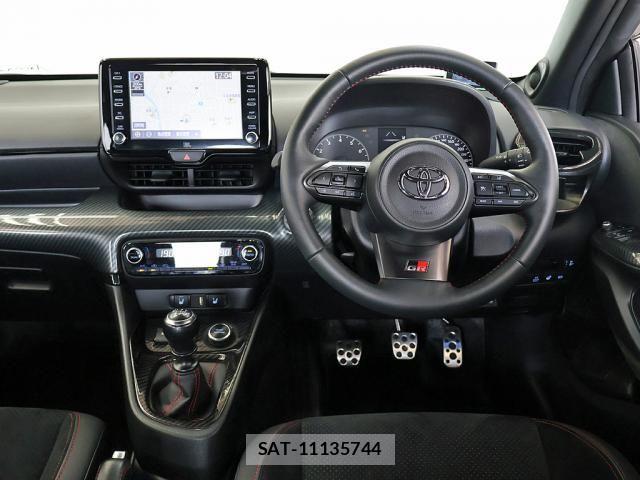 Toyota Gr Yaris 2021-01 8626916-17